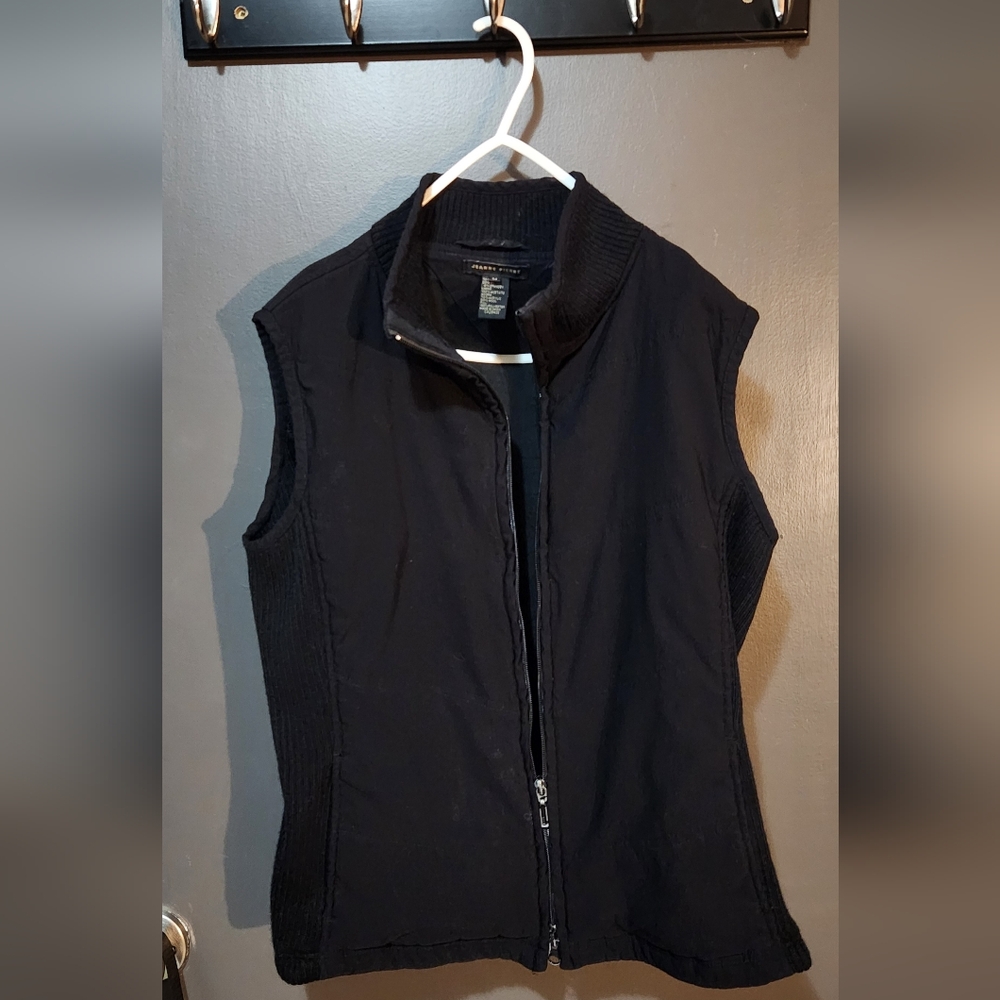 Jeanne Pierre Vest